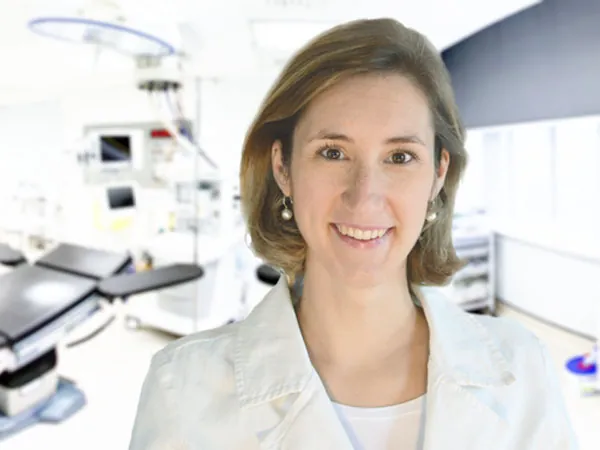 Dr. Isabel Pinxten — Ophthalmic surgeon